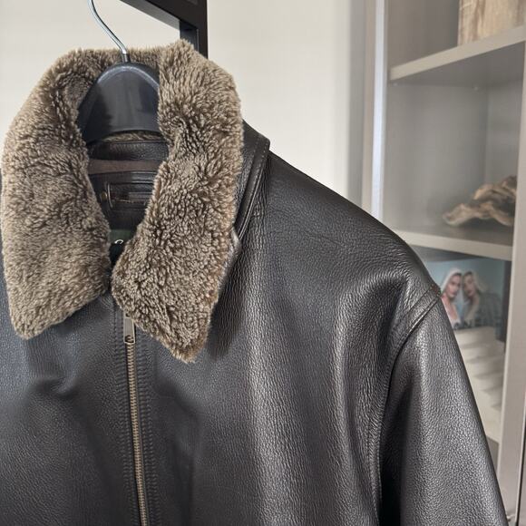 Eddie Bauer Leather Sherpa Collar Insulated Quilt Lined Zip Up Bomber Jacket L - Picture 2 of 6